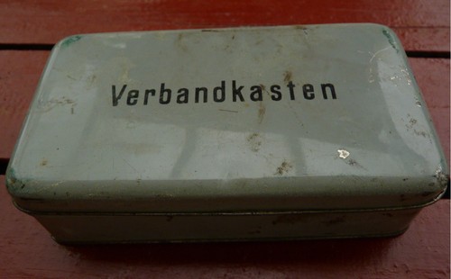 Alte blechdose grau - blechdose,