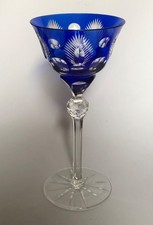 Ein altes geschliffenes, Retro / Vintage Überfang kobaltblau Kristall Weinglas 