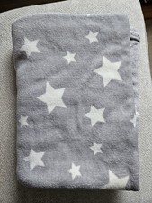 Takko Decke Kuscheldecke Grau mit Sternen 100% Polyester 190 cm x 140 cm Wie Neu