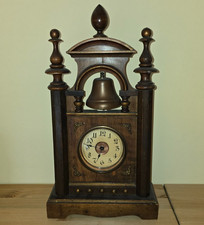 Antiker Wecker aus Holz