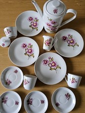 Kaffeeservice mit Blumendekor