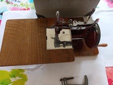 Vintage Essex Miniatur/Spielzeug Nähmaschine mit Tragetasche