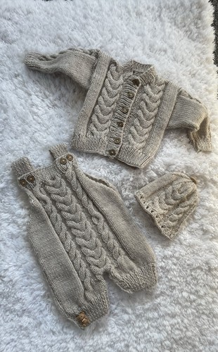 Handgestricktes baby set - handgestricktes,