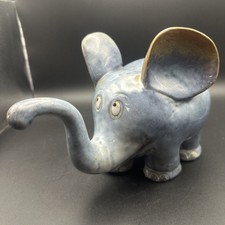 Niedliche Elefantenfigur Blau