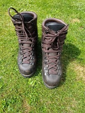 Meindl Perfekt 43 Bergstiefel Wanderschuhe braun zwiegenäht (UK 9) Hanwag