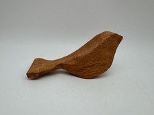 Holz Vogel mit breitem Schwanz