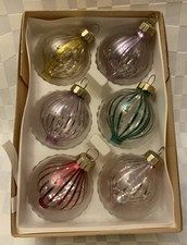 Alte Christbaumkugeln Baumbehang Christbaumschmuck Fadenkugeln in Glaskugeln DDR