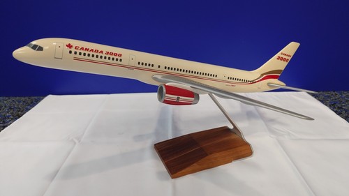 Boeing 757 200 - 757-200, 1:100