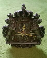 Bayerisches Wappen mit funktio sfähiger Uhr 