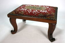 zierlicher Biedermeier Fußschemel, Hocker, Mahagoni orig. Bezug Petit Point TOP!