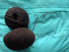 500 g braunes weiches Garn 50