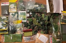 Riesiges Konvolut Eisenbahn Modellbahn Häuser Bäume Gras Wiese gebraucht