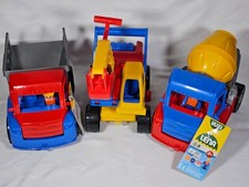 Lena Baustellenfahrzeug Set, Kipper Bagger Mischwagen Stabiles Kinderspielzeug