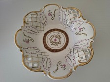 Prunk-, Servier-, Zierschale,  mit 4 Füssen, Gold, Blumen, gelocht, Stempel