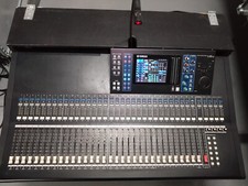 Yamagha LS 9 - 32 Digitalmischpult,  32 Inputs und 16 Outputs incl. Flightcase