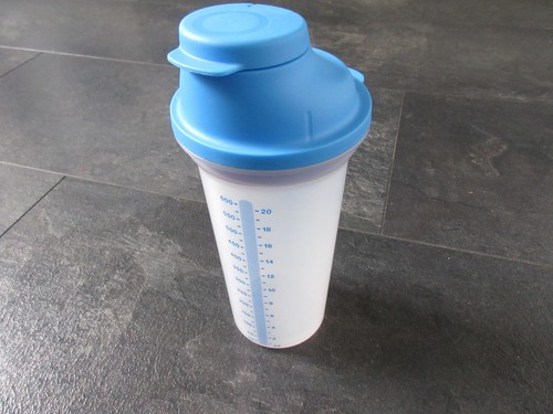 Tupperware shake it - /, d