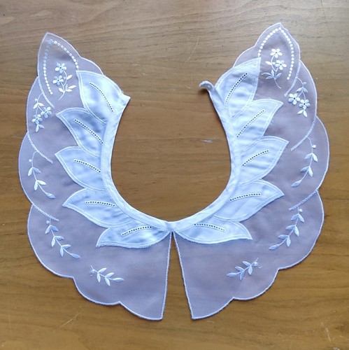Spitzenkragen schmetterling - spitzenkragen,