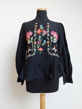 Schwarz bunte Blumenstickerei