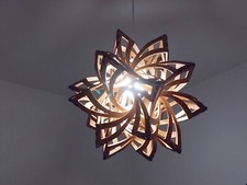 Handgefertigte Holzstern