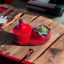Handgemachtes rotes