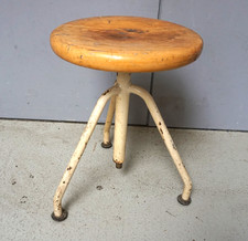 Bauhaus Dreibein Sitz Hocker