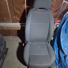 VW Fox Sitze vorne  Links