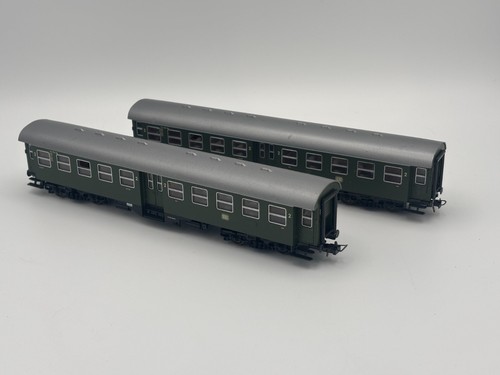 Roco personenwagen - 2x,