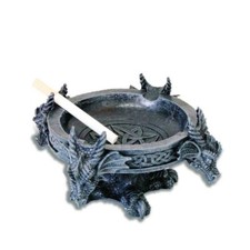 Aschenbecher Drachenköpfe auf Kralle 13cm