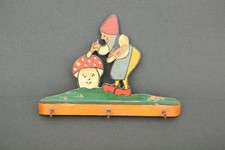 kleine Hakenleiste " Maler mit Pilz " Schlüsselleiste 3 Haken Holz farbig alt