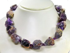 Wunderschöne Edelsteinkette aus Amethyst Roh-steine in Form von großen Nuggets 