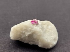 Rubin, Rubinkristalle auf