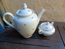 Kaffeekanne und zuckerdose - und, von
