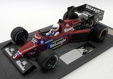 Minichamps Maßstab 1:18 Resin - 117 840003 Tyrrell Ford 12 M Bundle Detroit 1984