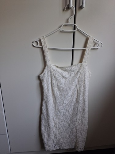 Schönes spitzenkleid von - spitzenkleid,