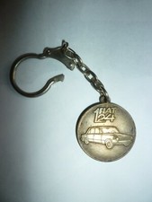 Alter FIAT 124 Schlüsselanhänger  - Auto des Jahres 1967