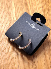 halbe Creolen gold mit goldenen Strasssteinen Bijou Brigitte - Modeschmuck