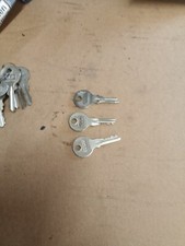 3* Schlüssel 04312729 passend zu Deutz Mähdrescher ( Kabine)