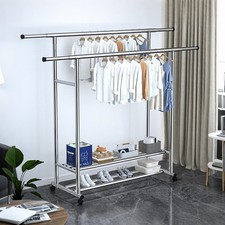 Kleiderständer auf Rollen