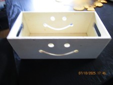 Teedose lachend aus Holz