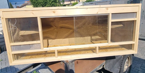 Holzterrarium mit