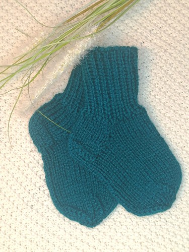 Handgestrickte socken - 🧦,