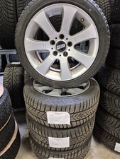 Satz Winterräder auf