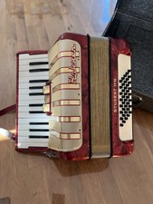Hohner Student IVN Akkordeon – mit Originalkoffer
