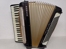 ÜBERHOLTES Akkordeon HOHNER