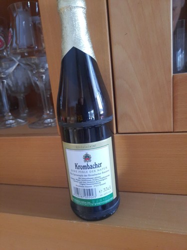 Leere krombacher flasche - leere,