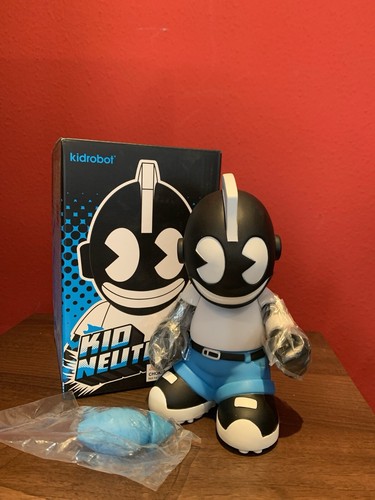 Kidrobot kid neutron - kid, bots