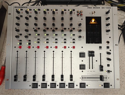 Behringer pro mixer 1000 - dx, dj