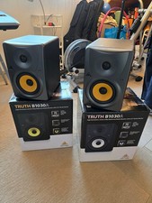 Behringer Truth B1030A