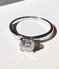 14K Weißgold-Solitärring mit 0.74ct Diamant. Mit Echtheitszertifikat!