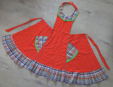 Liebliche Damen Schürze Latzschürze figurbetont 70er Jahre Vintage Größe 42